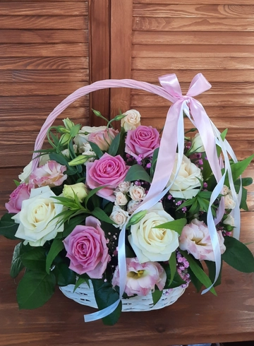Композиция в корзине  «Притяжение» от интернет-магазина цветов в 