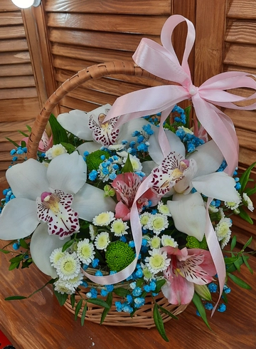 Композиция в корзине  «Пушинка» от интернет-магазина цветов в 