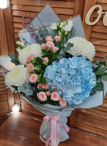 Букет с гортензией «Милашка» от интернет-магазина цветов в 