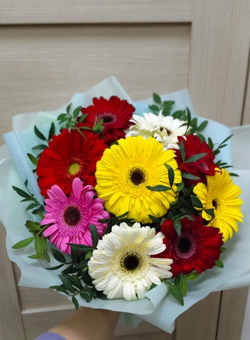 Монобукет из  9 гербер  от интернет-магазина цветов в 