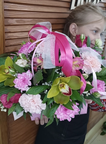 Цветочная композиция в сумочке от интернет-магазина цветов в 